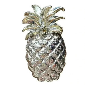 Traditional Hawaiian Pineapple Two-Tone Brooch/Pendant
